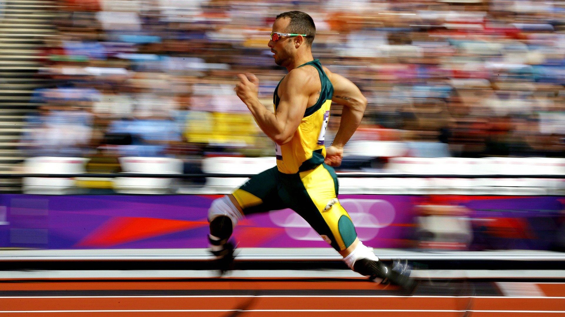 AIYOUXI.COM-“球场火爆：现场最震撼的精彩瞬间”，球场上的精彩表演